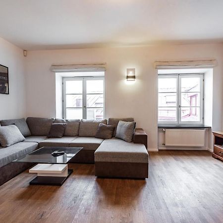 Airhome - Raekoja Plats Tallinn Bagian luar foto