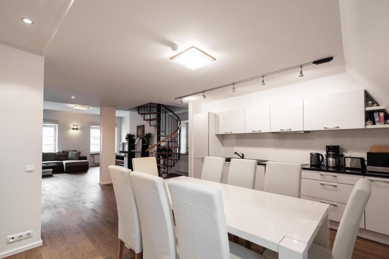 Airhome - Raekoja Plats Tallinn Bagian luar foto